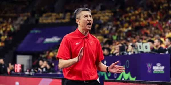 kaiyun体育中国站-争议！FIBA替中国台北半场开香槟，赛后疑阴阳中国男篮，幸亏没输