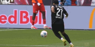 半场：莱比锡1-0圣保利，施拉格尔破门，卡尔斯中楣